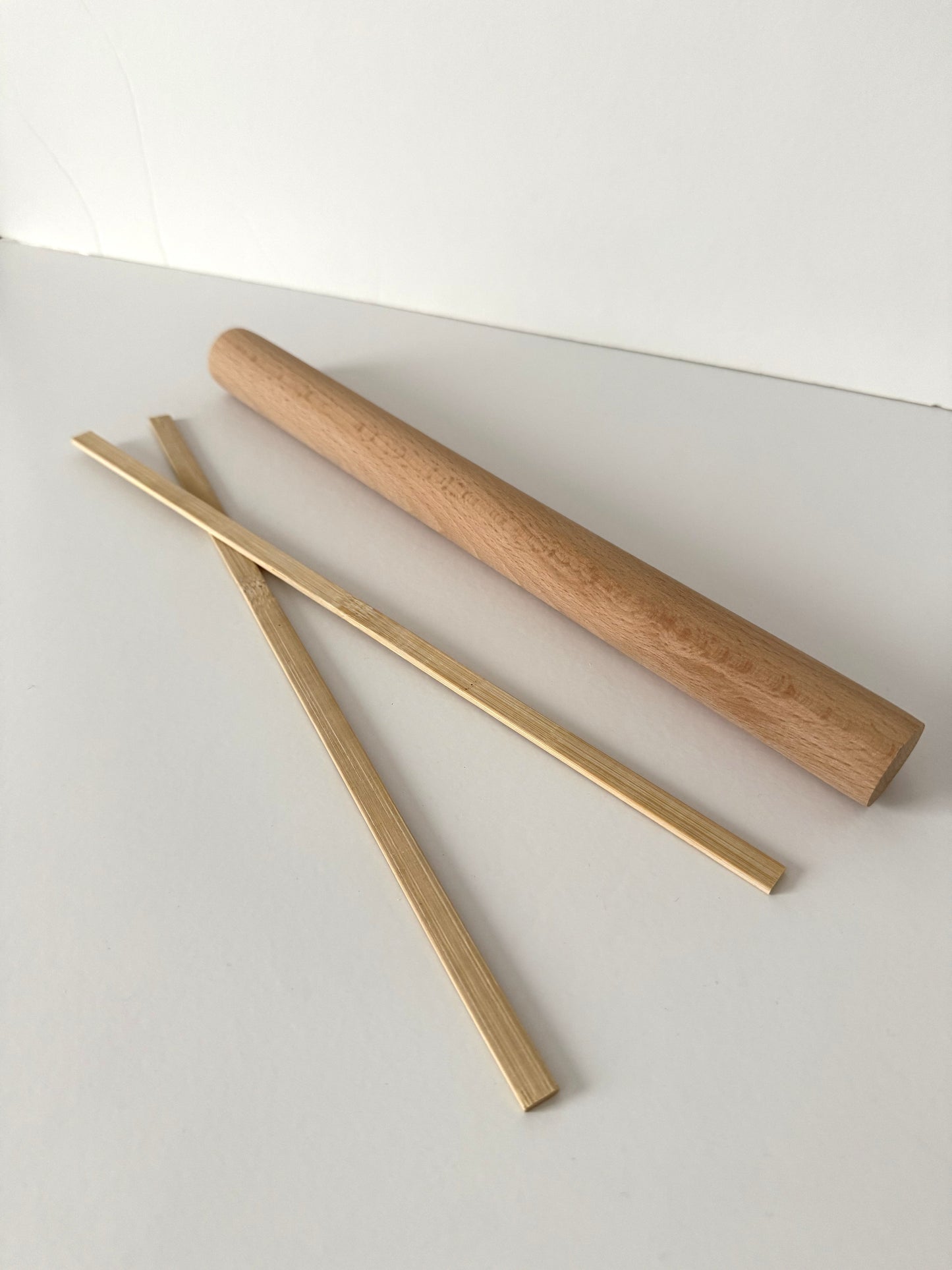 Rodillo y guías para arcilla