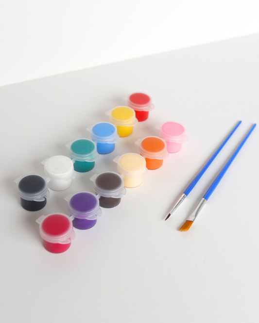 Set pinturas básicas y pinceles